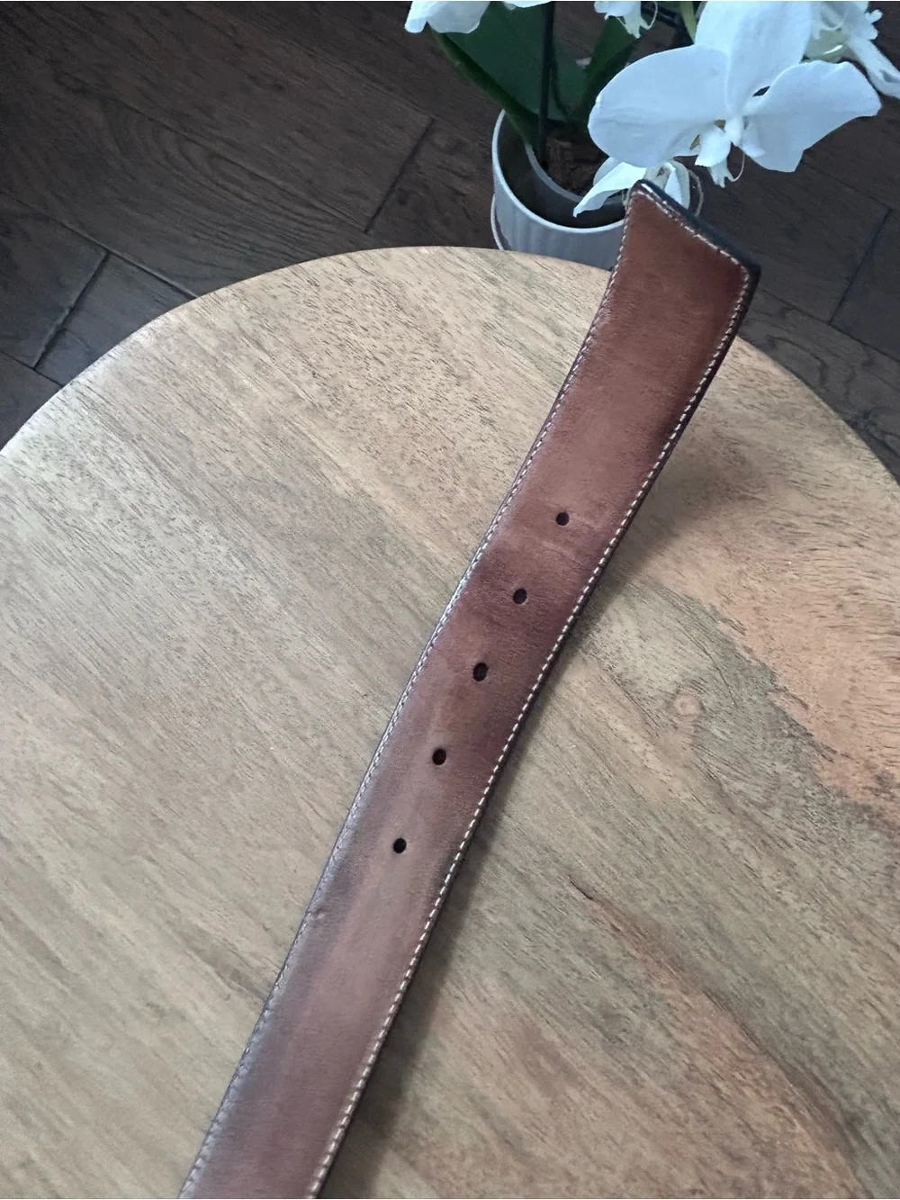Gucci Black Leather Belt Strap with Embossed Logo Stamping
